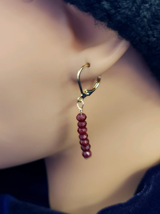 Earring with Ruby red beads 